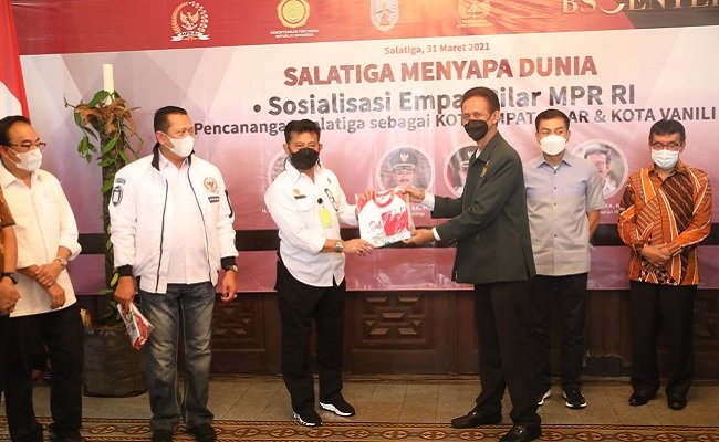 Ketua MPR RI: Masa Depan Indonesia ada pada Desa dan Bertani