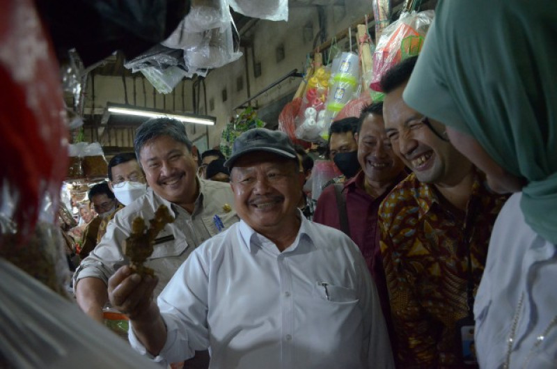 Kunjungi Pasar Wonokromo, Tim Komisi IV DPR RI Harap Tak Ada Kenaikan Harga