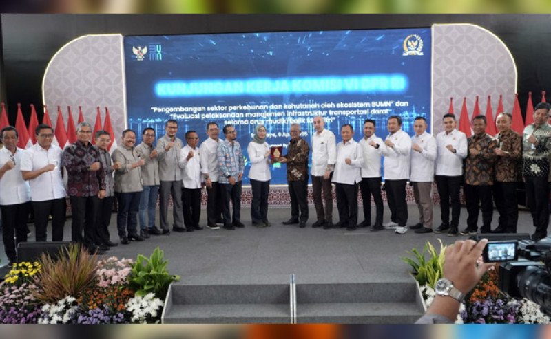 PTPN Group Tegaskan Komitmen Transformasi Perkebunan Terintegrasi saat Kunjungan Komisi VI DPR RI ke Kantor SGN