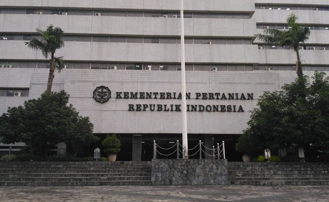 Kementan Rayakan Merdeka Panen dan Tanam Bersama Petani Lewat Bimtek On The Spot