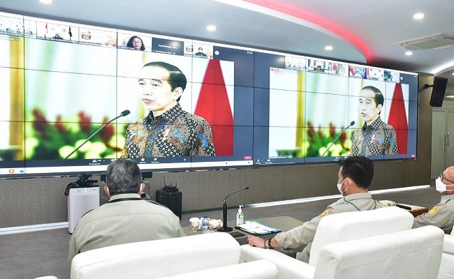 Presiden Jokowi: Tingkatkan Konsumsi Buah Lokal, Sejahterakan Petani