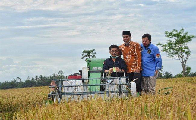 Governor of Bengkulu Took Everyone to Strengthen Kostratani