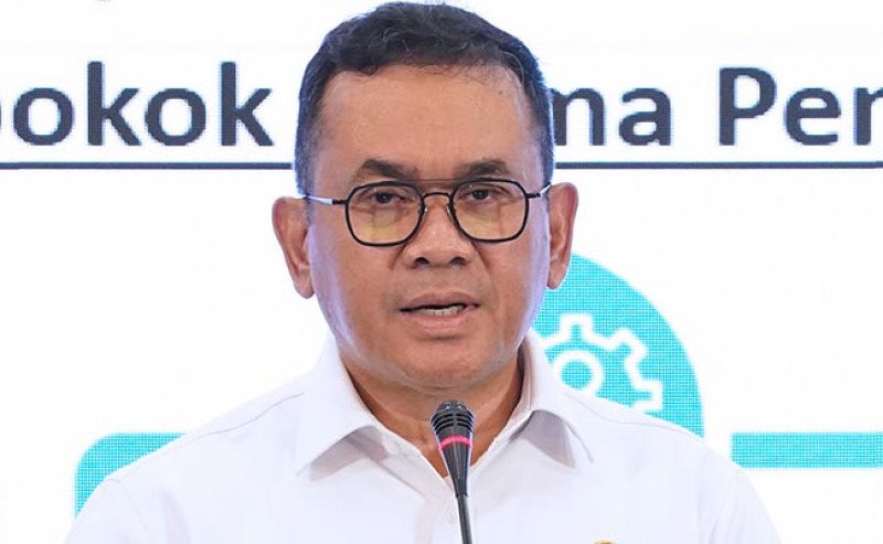 Tinjau Bapok Jelang Nataru, Mendag Busan Pastikan Stok Aman dan Harga Stabil