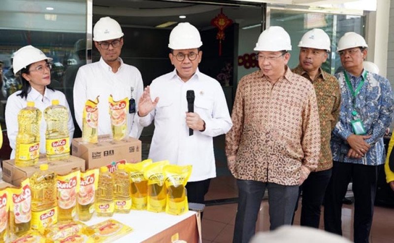 Mendag Tinjau Pabrik Minyak Goreng di Bekasi, Stok Dipastikan Aman Jelang Ramadan