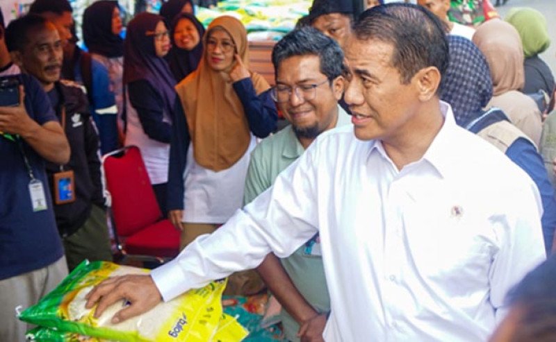 Mentan Amran Pantau Gerakan Pangan Murah di Majene, Targetkan Harga Beras Turun dalam Dua Pekan