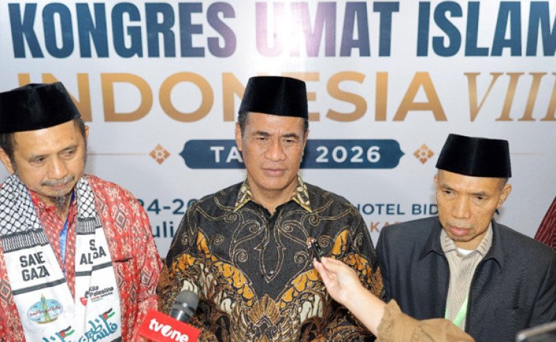 Mentan Amran Ajak Pesantren Jadi Sentra Pertanian, Kementan Siapkan Bibit dan Olah Lahan Gratis