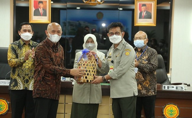 Kementan, Kemenkop-UKM, dan IPB Sepakati Pengembangan Pertanian Berbasis Korporasi