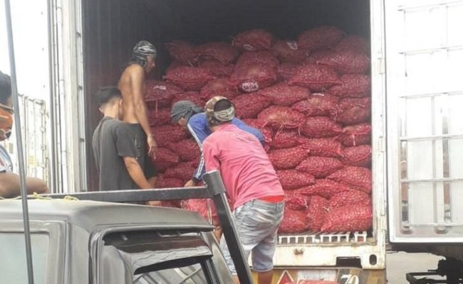 Stabilkan Pasokan, Kementan Subsidi Distribusi Bawang Merah dan Daging Ayam