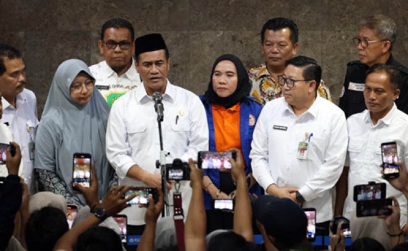 Temui Peternak, Mentan Amran Siapkan Langkah Lindungi Harga Telur dan Peternak Rakyat