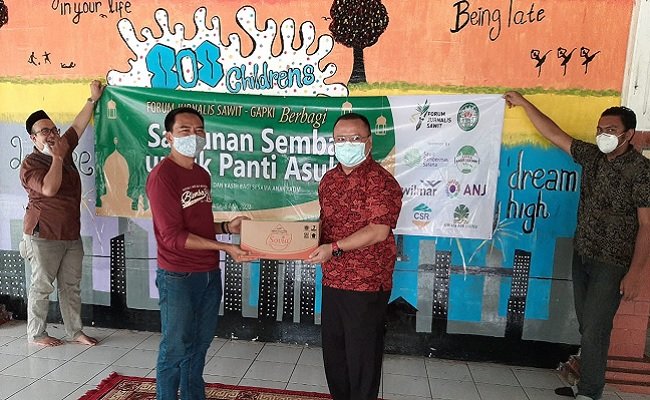 Muliakan Anak Yatim, FJS dan Industri Sawit Lakukan Santunan