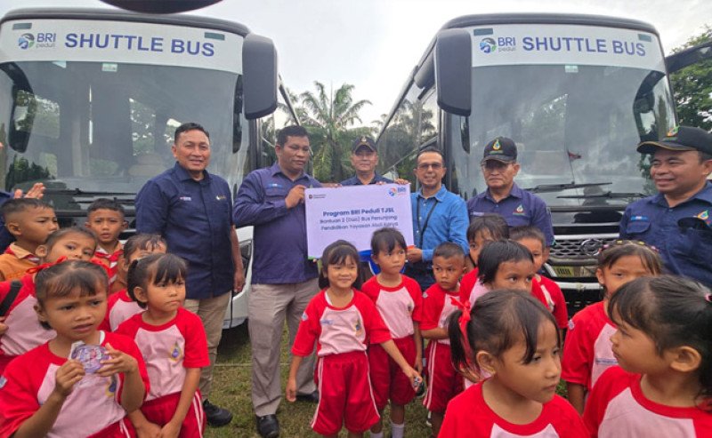 BRI Salurkan Dua Bus Sekolah untuk Siswa YADIKA di Perkebunan Bukit Harapan Milik  Agrinas Palma Nusantara