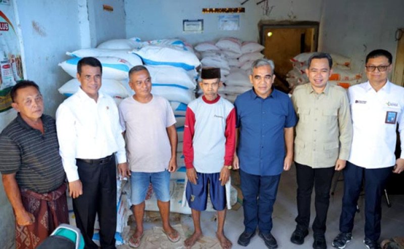 Mentan Amran dan Ketua MPR Sidak Kios Pupuk di Jember, Petani Gembira Harga Makin Murah