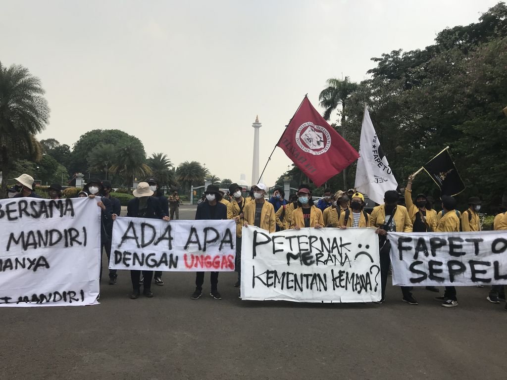 Perjuangkan Nasib Peternak Ayam, BEM Gelar Demo Kritisi Kementan