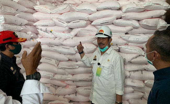 Gelar Sidak, Mentan SYL Jamin Distribusi Pupuk Subsidi Petani Sulsel
