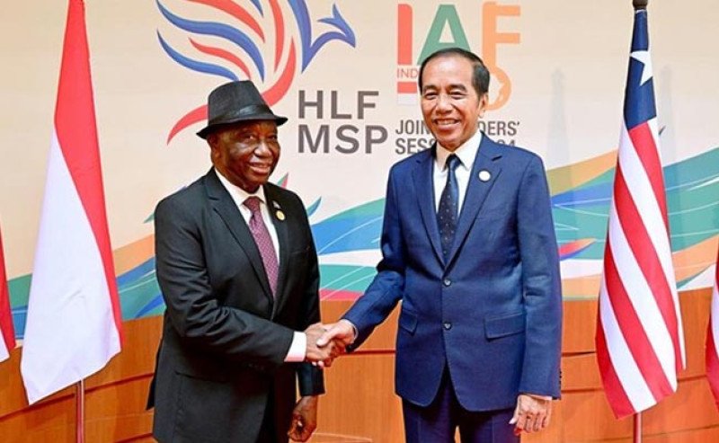 Presiden Jokowi dan Presiden Boakai Bahas Penguatan Kerja Sama Bilateral; Bahas Sawit dan EUDR